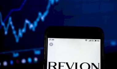 Empresa de cosméticos Revlon entra com pedido de falência nos EUA