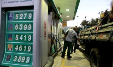 Reajuste da gasolina e do diesel passa a valer neste sábado (18)