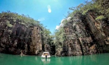 Duas pessoas morrem em acidente com barco no lago de Furnas, em Capitólio