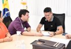 Prefeito David Almeida assina reajuste de 11,73% para servidores da Semsa e convoca 50 médicos aprovados