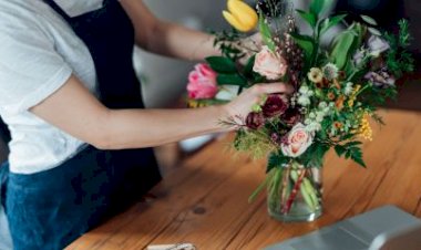 Como as flores são usadas estrategicamente pelos supermercados