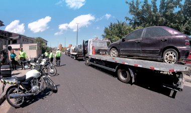 Operação 'Sucata' retira carros abandonados em ruas de Manaus; saiba como solicitar o serviço