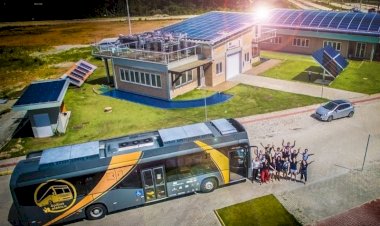 Brasileiros criam ônibus solar que já rodou mais de 100 mil quilômetros sem uma gota de combustível