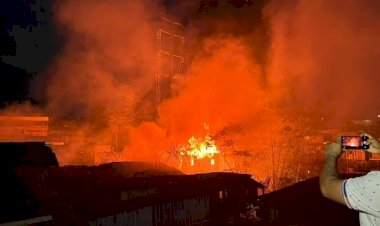 Incêndio destrói pelo menos 10 casas no São Jorge, em Manaus