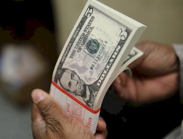 Dólar supera R$5,39 diante de forte demanda por segurança em meio a temores de recessão