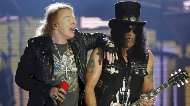 Guns N' Roses cancela show após Axl Rose perder a voz: 'Realmente lutando'