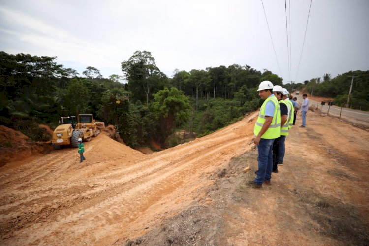 Governador Wilson Lima vistoria trabalhos de três frentes de obras de reforma e modernização da AM-010