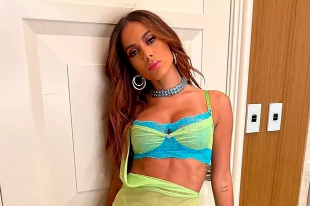 Anitta é diagnosticada com endometriose e revela que fará cirurgia