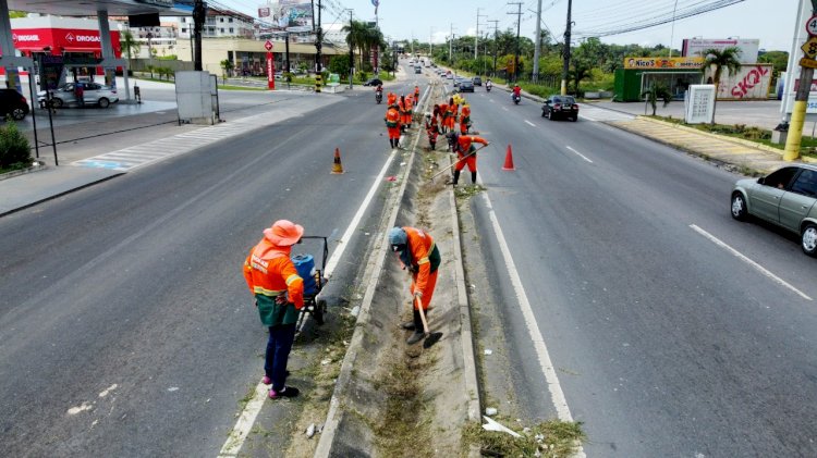 Prefeitura realiza ações de limpeza urbana nas principais avenidas de Manaus