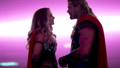 Thor: ator parou de comer carne antes de gravar beijo com Natalie Portman; atriz é vegana