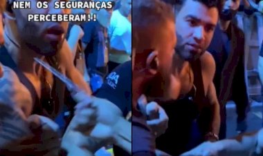 Fã flagra reação de Gusttavo Lima ao ter colar furtado durante show