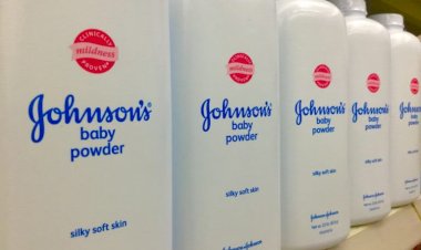 Johnson & Johnson encerra venda de talco infantil após casos de câncer