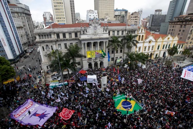 Carta em defesa da democracia e do sistema eleitoral ultrapassa 1 milhão de assinaturas no dia em que foi lida