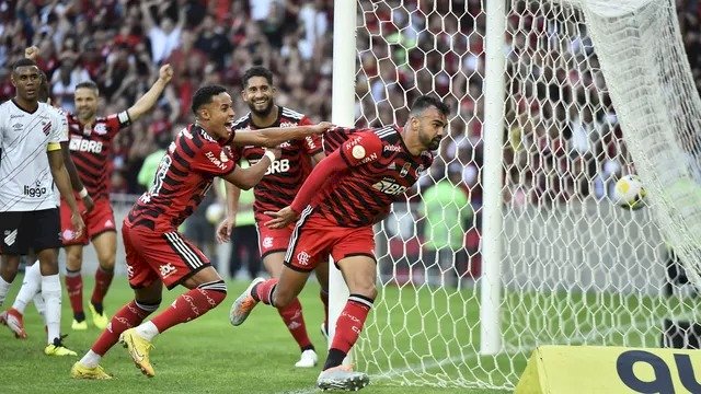 PELA 22ª RODADA DO CAMPEONATO BRASILEIRO, O FLAMENGO GOLEOU. INTERNACIONAL, SÃO PAULO, ATLÉTICO (MG) FORTALEZA E AMÉRICA (MG) VENCERAM 