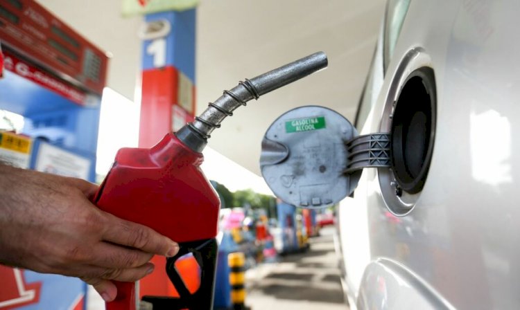 Petrobras anuncia nova redução do preço da venda de gasolina para as distribuidoras