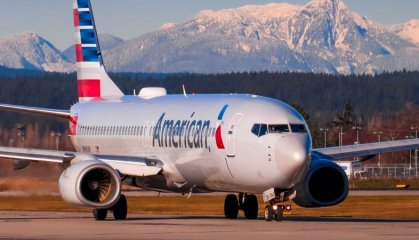 Comissária de bordo é agredida por passageiro em voo da American Airlines