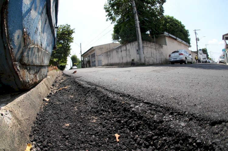 Programa ‘Asfalta Manaus’ chega ao bairro Dom Pedro