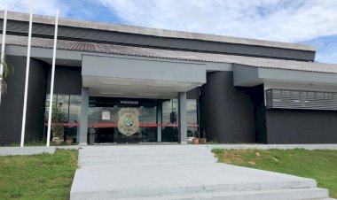 Polícia investiga caso de mulher encontrada morta em apartamento, em Manaus