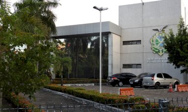 Governo do AM muda folga pelo Dia do Servidor Público para terça (25)