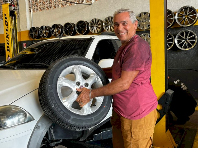 Prefeitura de Manaus realiza distribuição dos kits de pneus para trabalhadores