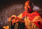 Com choro e homenagem a Gal, Milton Nascimento se despede dos palcos