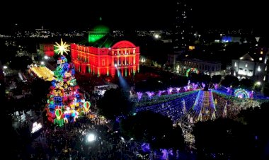 Wilson Lima dá início à programação ‘O mundo encantado do Natal’ com inauguração de árvore de 30 metro