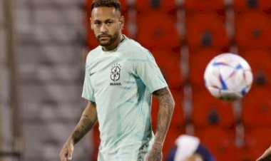 Neymar “dorme” na fisioterapia para reforçar a Seleção na Copa do Mundo