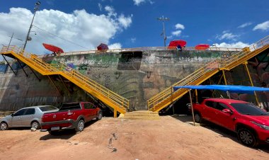 Prefeitura de Manaus conclui revitalização das duas escadarias de acesso à balsa na Manaus Moderna