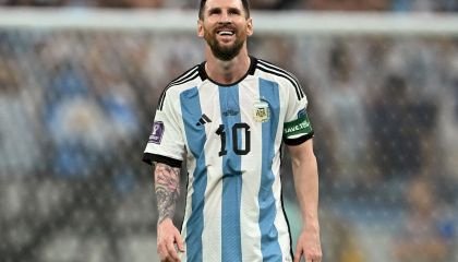 Argentina vence México com gols de Messi e Enzo Fernández e se recupera na Copa