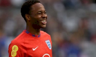 Sterling deixa concentração da Inglaterra na Copa após invasão a sua casa