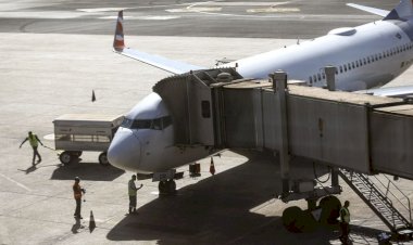 Pilotos e comissários de voo decretam greve para próxima segunda-feira