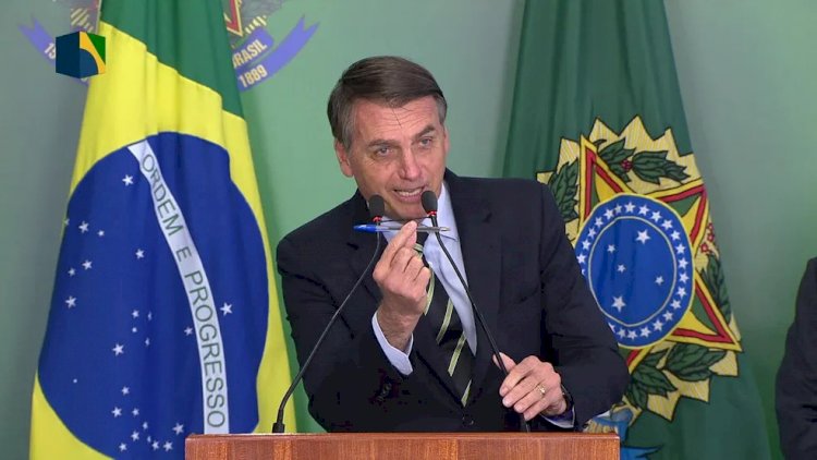 Bolsonaro estuda canetada para estender desoneração dos combustíveis