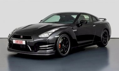 Nissan GT-R Black Edition de Sebastian Vettel rodou só 150 km e está à venda por R$ 1,4 milhão