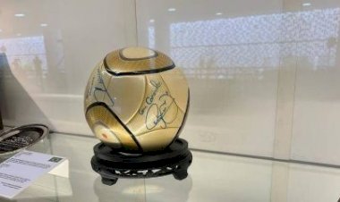 Bola assinada por Neymar e pérola foram roubadas no Congresso; 3 presentes ficaram destruídos