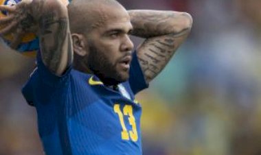 Daniel Alves é detido pela polícia espanhola por acusação de agressão sexual
