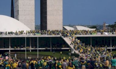 Governo trabalha em proposta para endurecer punições para crimes contra democracia