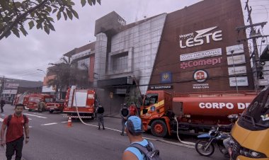 Princípio de incêndio atinge depósito de loja em shopping de Manaus