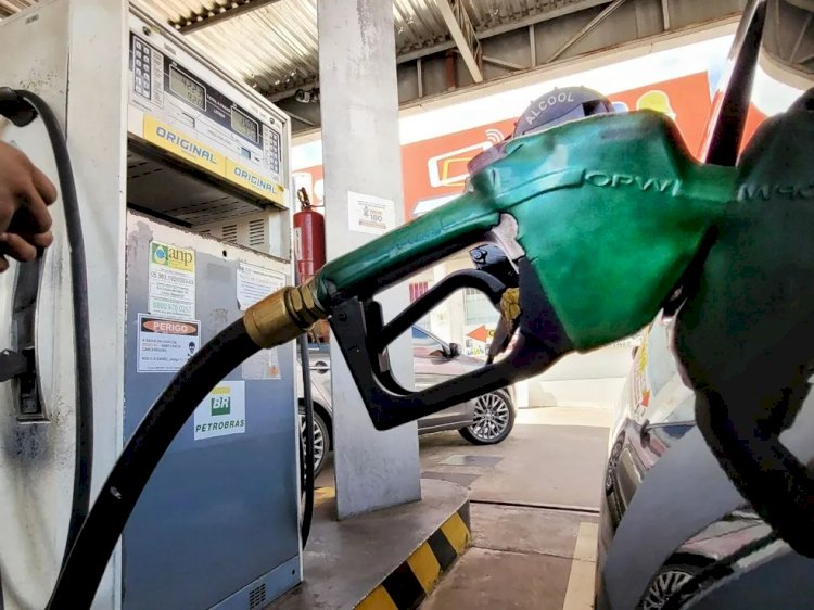 Petrobras aumenta preço da gasolina para as distribuidoras