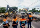 Prefeito David Almeida garante 100 homens por 24 horas em obra de drenagem na Djalma Batista  