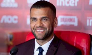 Análise de DNA encontra sêmen de Daniel Alves dentro de suposta vítima, diz jornal; MP vê comprovação de estupro