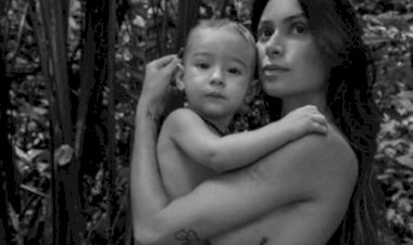 Thaila Ayala rebate críticas após publicar foto nua com o filho