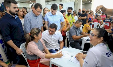 Wilson Lima libera pagamento de indenização para mais 98 famílias das comunidades da Sharp e Manaus 2000