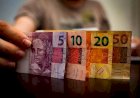 Clientes enfrentam fila de 300 mil pessoas para ver dinheiro esquecido