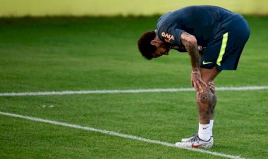 Neymar passará por cirurgia no tornozelo e ficará até quatro meses afastado dos gramados