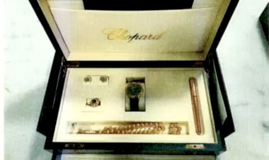 Defesa de Bolsonaro diz à PF que vai entregar joias ao TCU