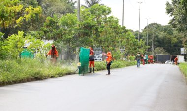 Avenidas de Manaus recebem serviço de limpeza da prefeitura