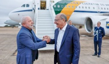 Lula embarca para viagem oficial à China