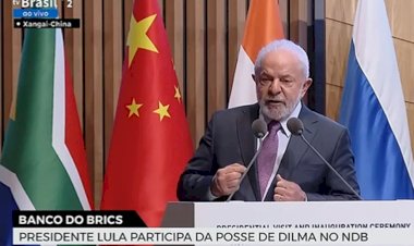 Na China, Lula defende moeda alternativa ao dólar para comércio entre países do Brics