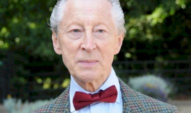 Morre ator britânico Murray Melvin, de 'O Fantasma da Ópera', aos 90 anos