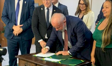 Lula assina projeto que fixa piso salarial da enfermagem em R$ 4.750